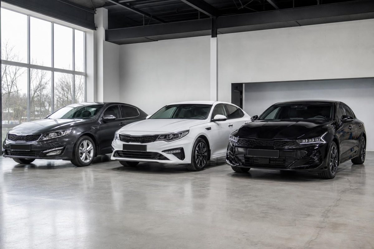 Три поколения Kia Optima TF, JF и K5 DL3 с законной тонировкой в современной студии